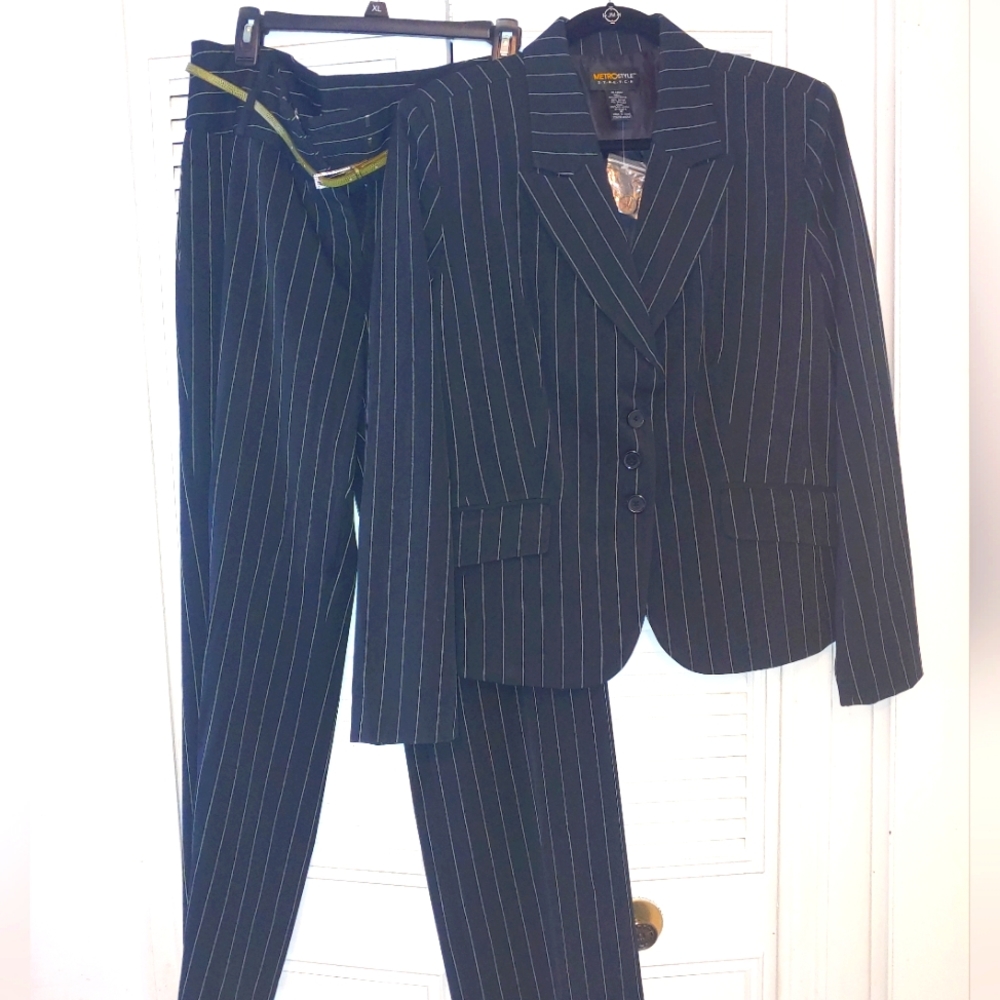 Metro Style Two Piece Stretch Pant Suit 16